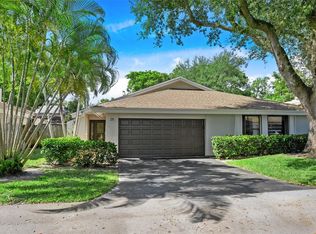 28 Cedar Rd, Hollywood, FL 33021