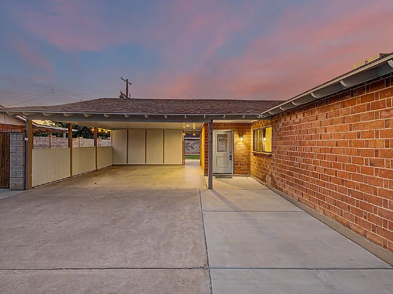 8436 E Cambridge Ave — Photo 4
