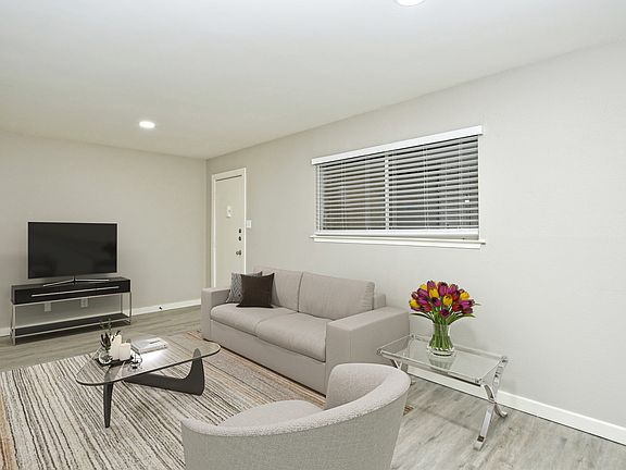 3rd image of 600 1/2 E 53rd St #242