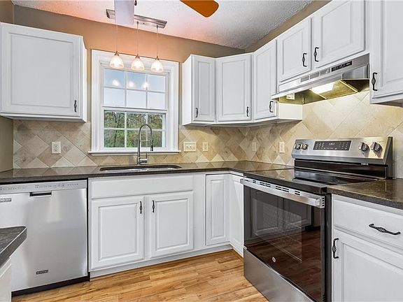 4th image of 6525 Hickory Knoll Rd