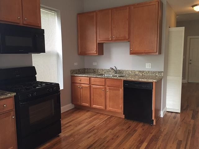 1st image of 1358 N Artesian Ave #24391