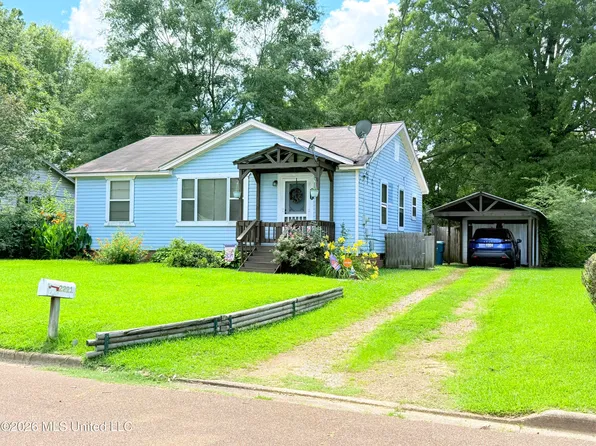 2221 Long St, Grenada, MS 38901