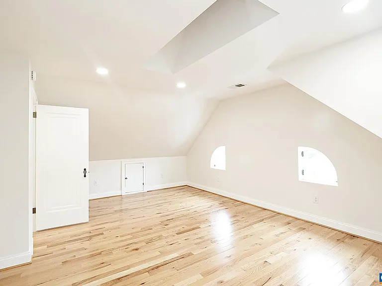 675 Evergreen Ave — Photo 21