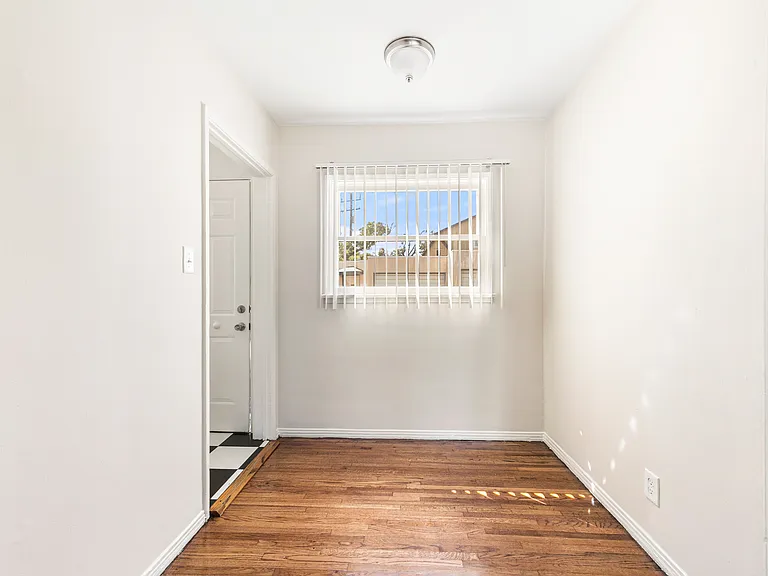 359 W Providencia Ave — Photo 9