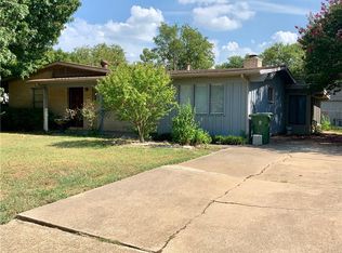 2122 Miriam Ln, Arlington, TX 76010