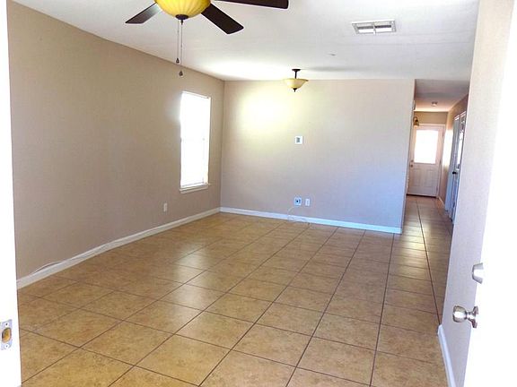 3rd image of 4716 Pistolero Ln