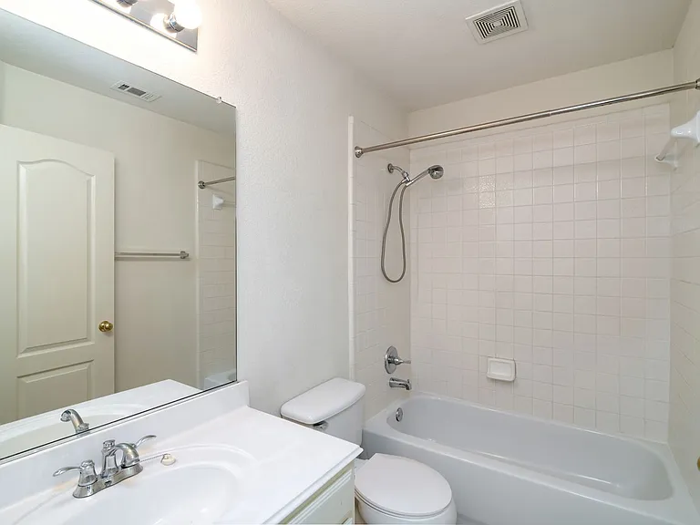 1621 Oak Brook Ln — Photo 28