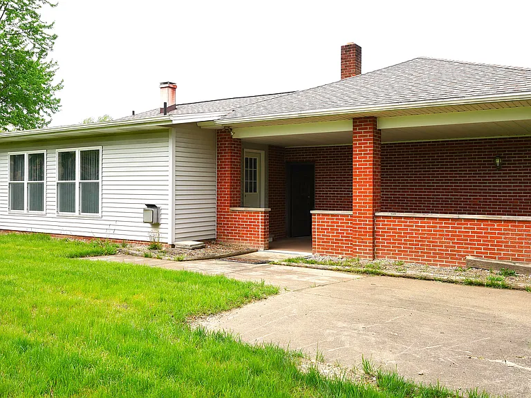 2908 Robert Pkwy — Photo 2