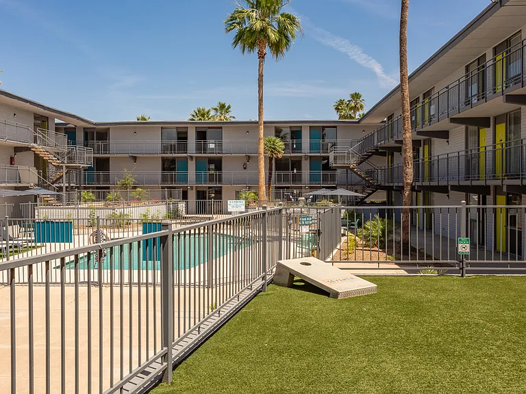 Pool & Outdoor Cornhole