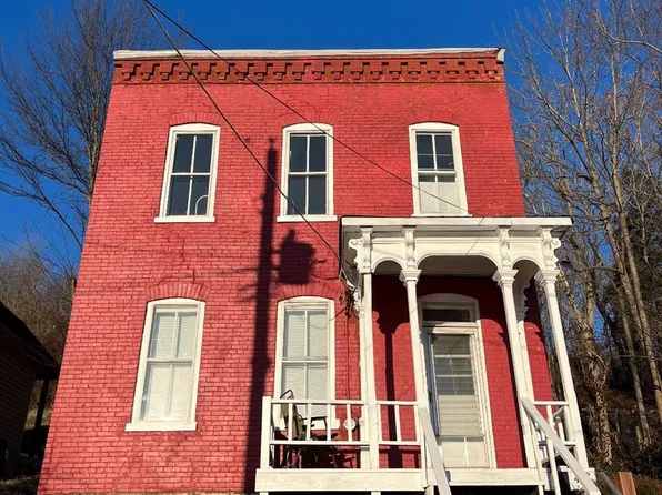 418 S 2nd St, De Soto, MO 63020