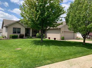 384 Center Point Dr S, Bourbonnais, IL 60914