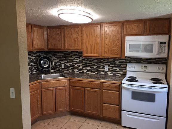 2nd image of 1106 Potter Ave