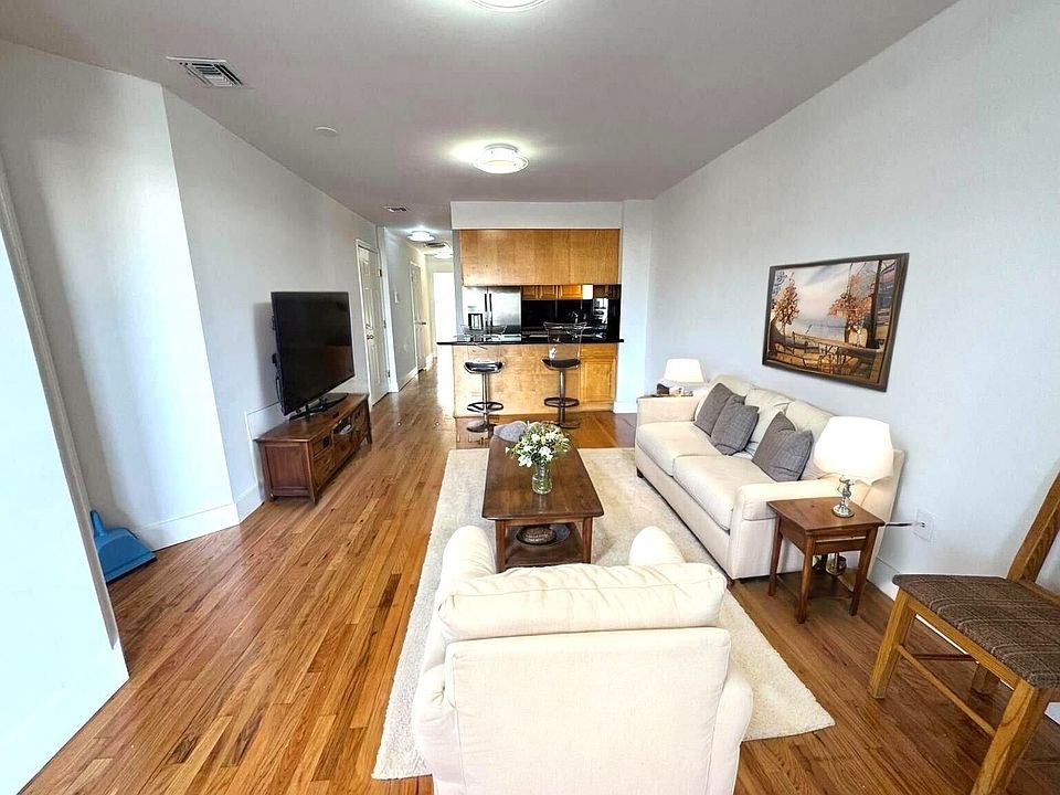 2nd image of 442 Sapphire St APT 2