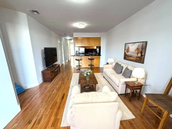 442 Sapphire Street image 2 of 4