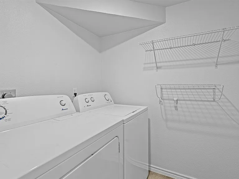 8406 Lyndon Ln #C — Photo 7