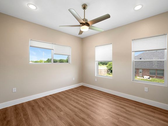 4th image of 577 Richlands Way #201