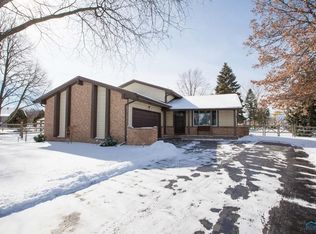 404 Hertford Ct, Maumee, OH 43537