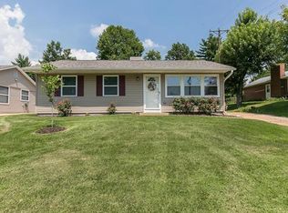 10901 Larkspur Dr, Saint Louis, MO 63123