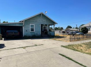 203 S B St, Tulare, CA 93274