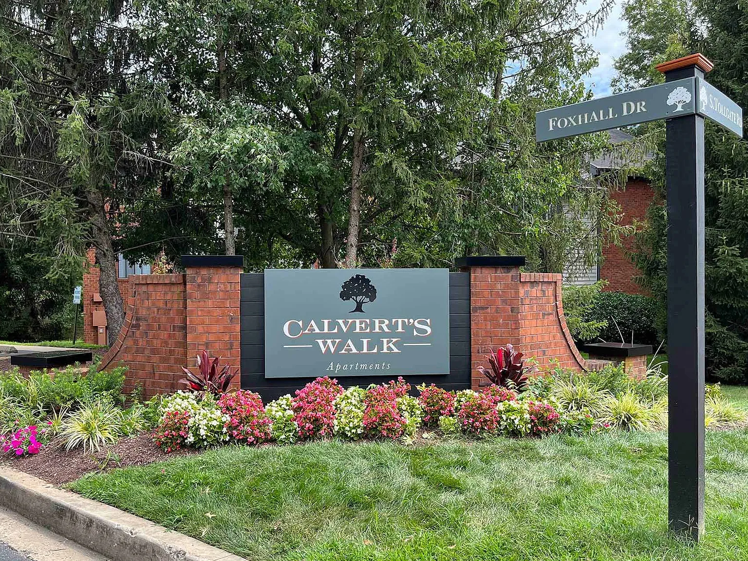 Calvert's Walk — Photo 3