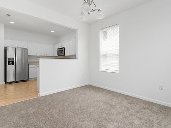 3rd image of 5170 Horseshoe Falls Dr