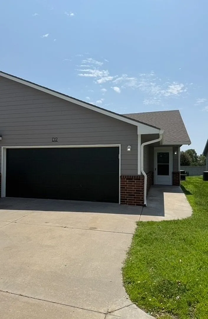 Maple Duplexes — Photo 1