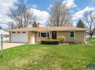 1308 S Gordon Dr, Sioux Falls, SD 57110