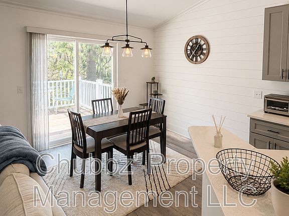 3rd image of 44 Canopy Ln