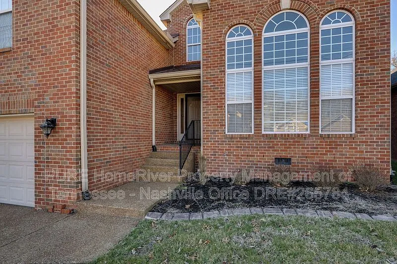 4 bed, 3.5 bath, 3203 sqft, $3,000 — Photo 3