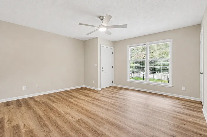 886 Martin Heights Dr NW #B — Photo 6