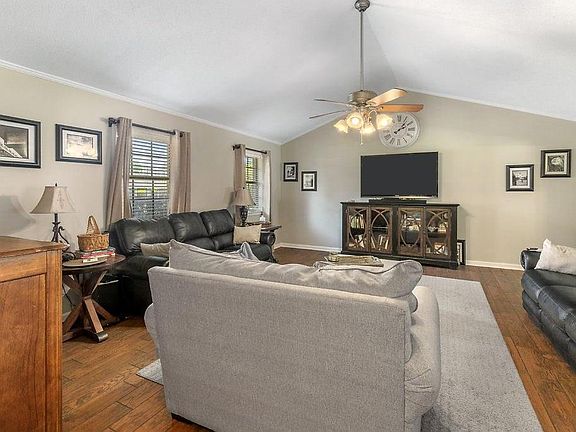 5th image of 502 S Lake Court Dr