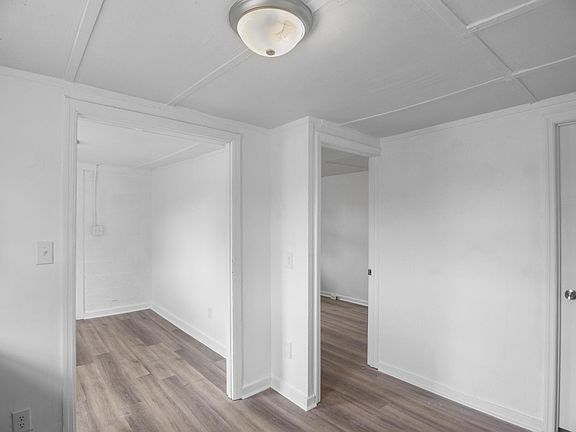 5th image of 213 Japonica Avenue