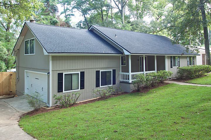 1st image of 910 Tamarack Ave