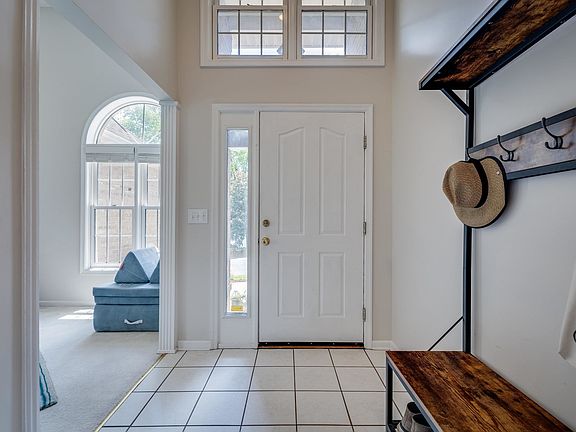 4th image of 1032 Wyndham Dr