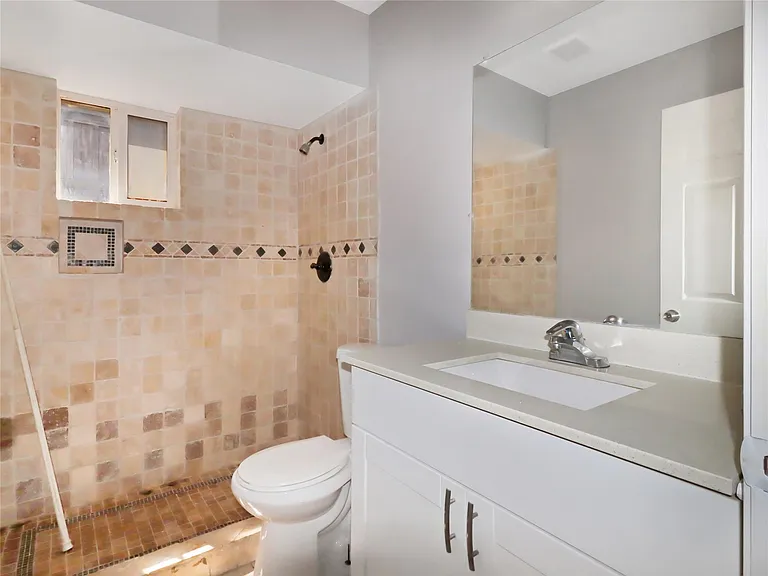 8711 Shadow Crest St — Photo 11