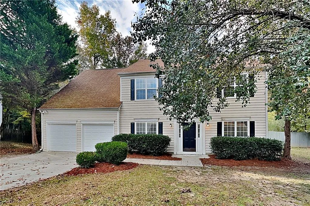 4 bed, 2.5 bath, 2806 sqft, $2,275 — Photo 1