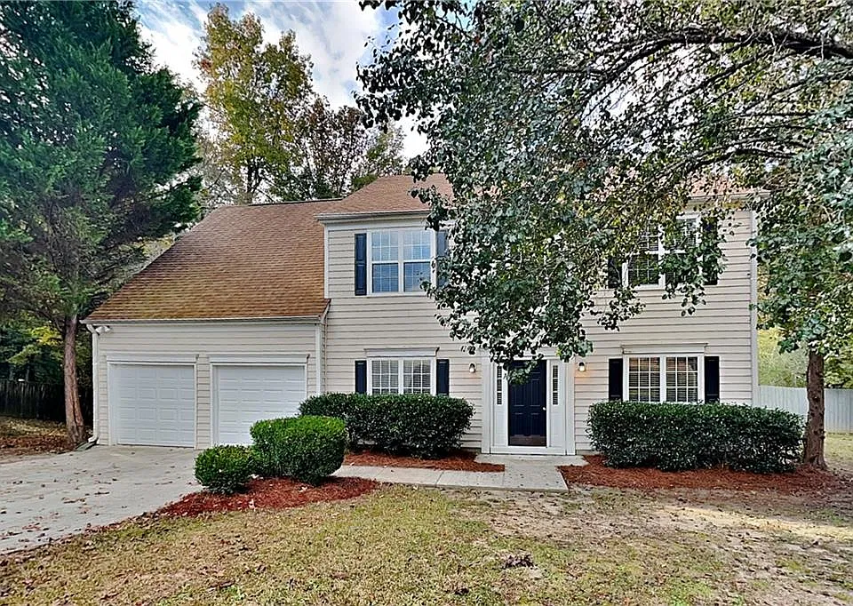 319 Crestworth Xing