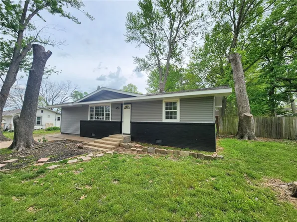 201 E Rains St, Pea Ridge, AR 72751