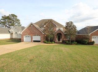 94 W Shore Dr, Hattiesburg, MS 39402