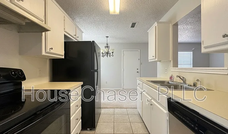 2112 91st St — Photo 7
