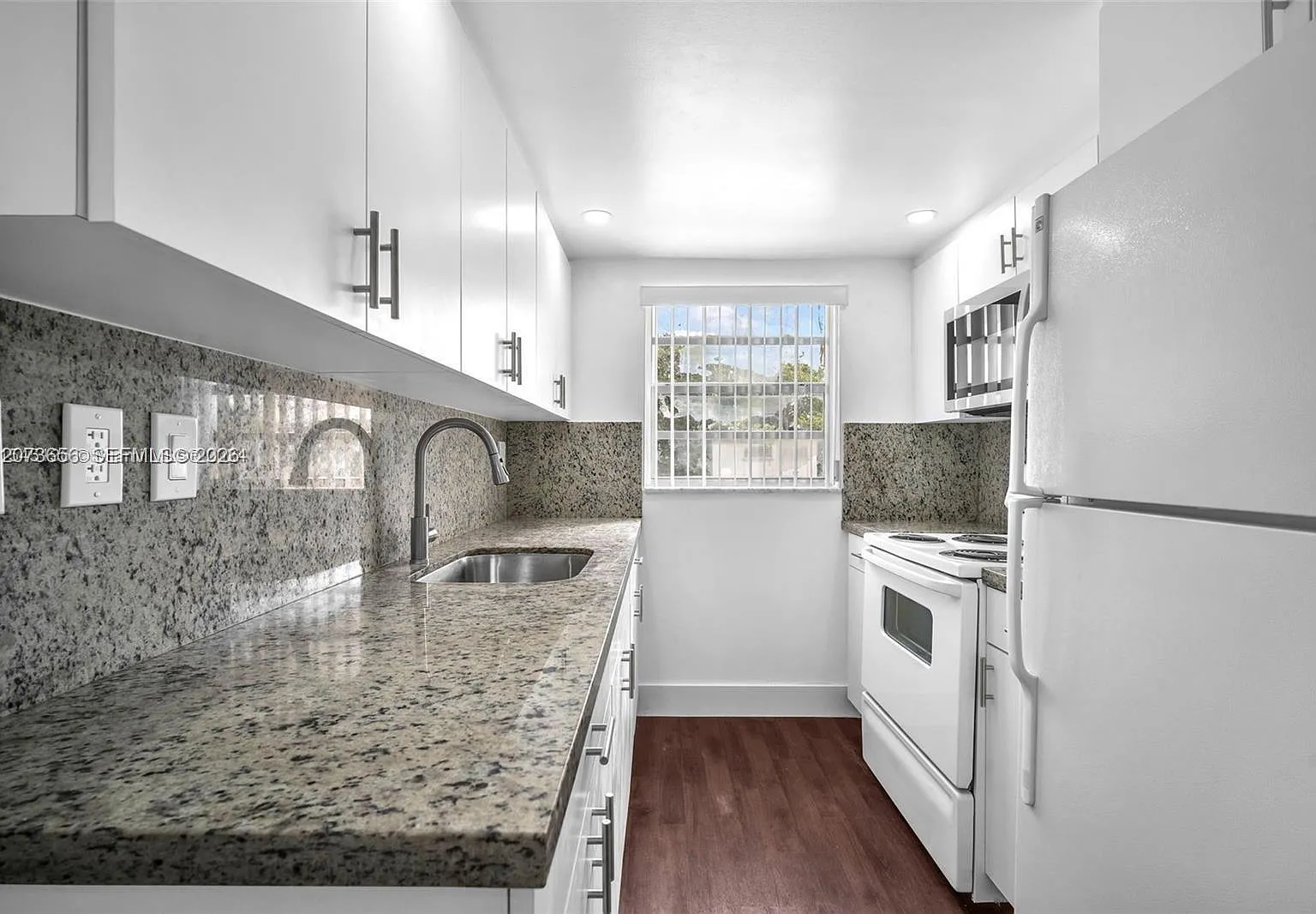 South Winds Condo — Photo 3