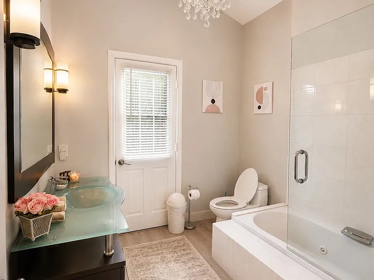 5810 Serrania Ave — Photo 12