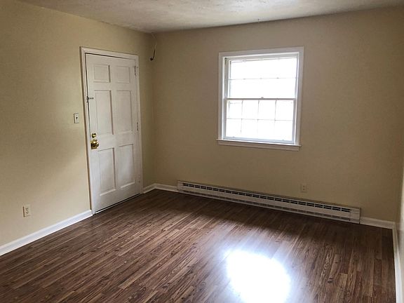 3rd image of 66 Lake Pl