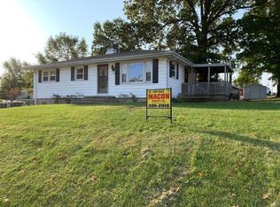 704 Walnut St, Macon, MO 63552
