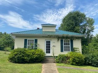 105 Bruce St, Martinsville, VA 24112