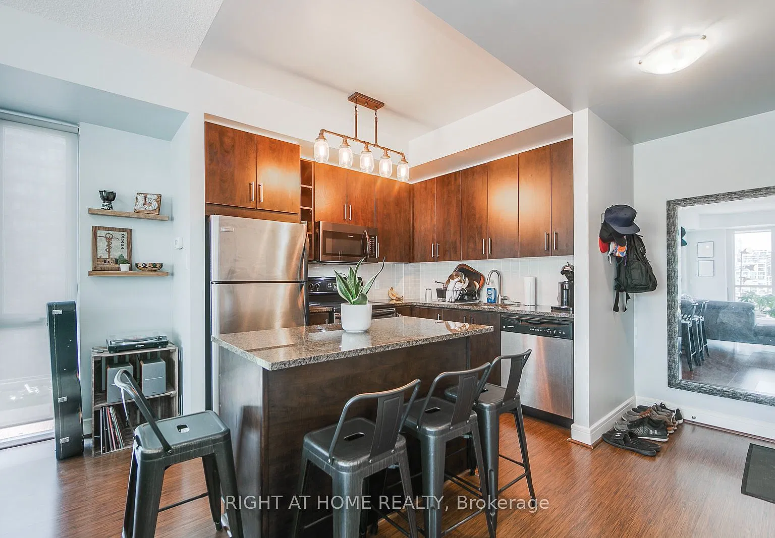 1 bed, $2,600 — Photo 3
