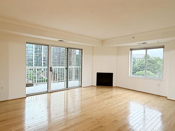 5th image of 3101 Hampton Dr #603