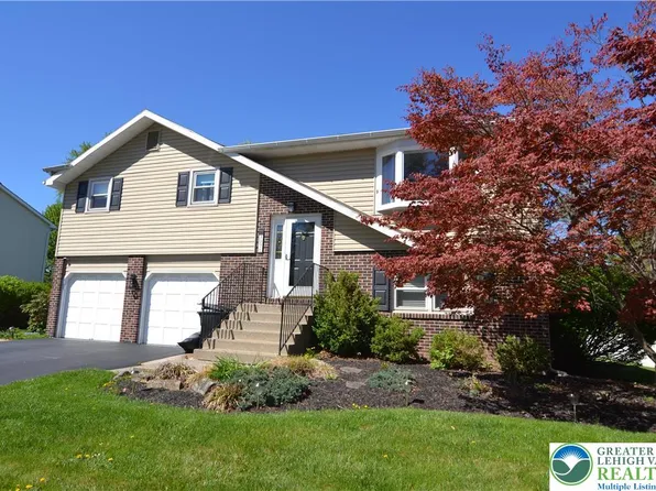 3071 Athena Dr, Bethlehem, PA 18017