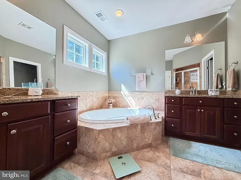9804 Anvil Ct — Photo 13