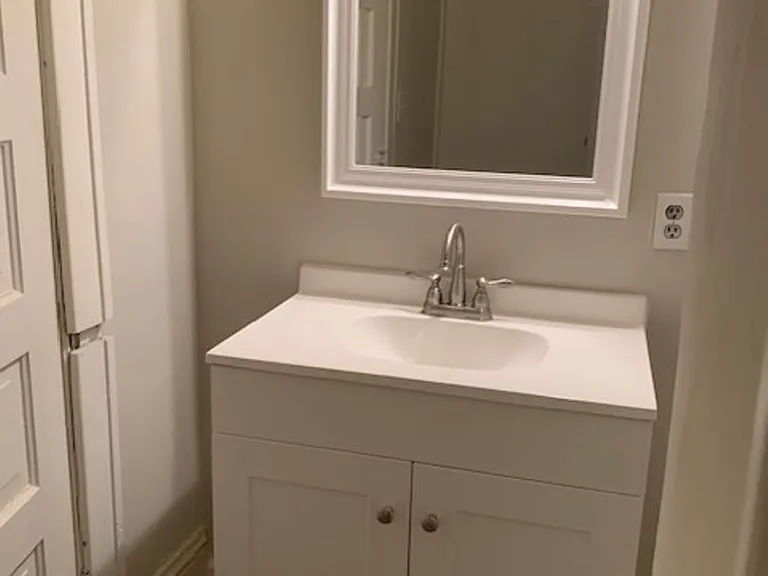 121 S Court St — Photo 9